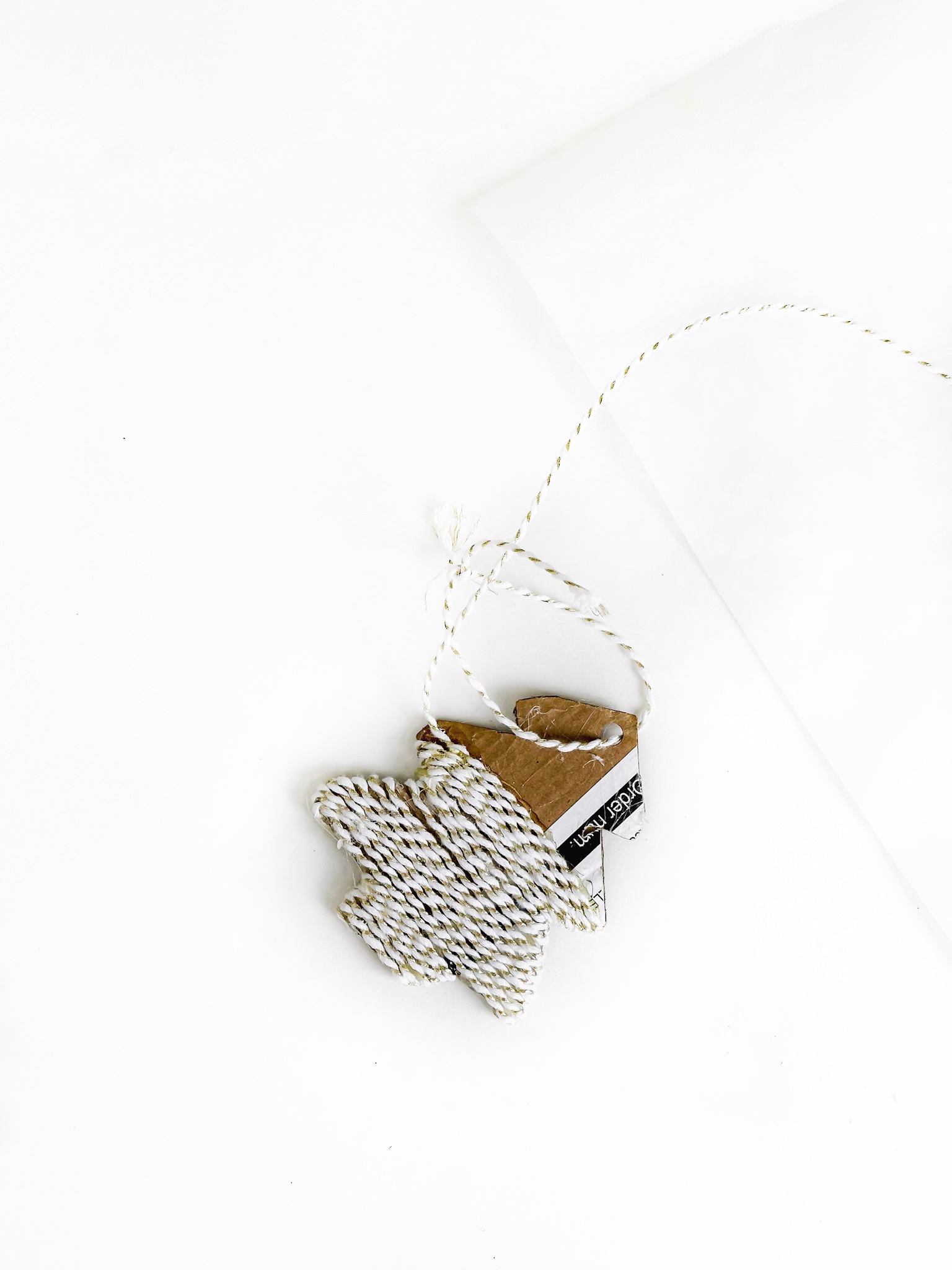 DIY String-Wrapped Christmas Tree Ornaments Tutorial - Dwell & Dine